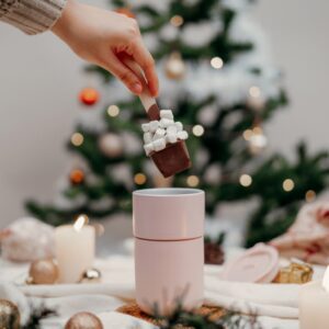 Cocova-Christmas-Chocolae-Spoon-with-Mini-Marshmallows-Malaysian-Artisanal-Chocolates.jpg